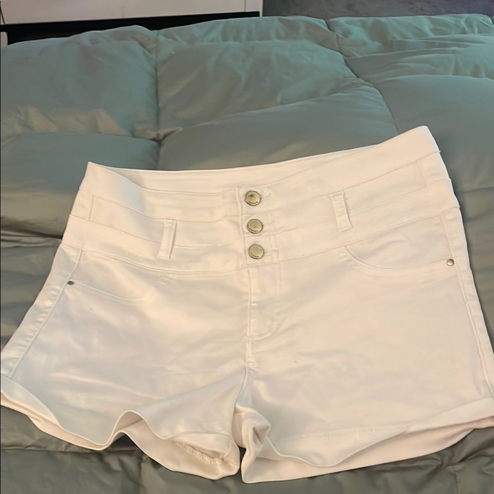 REFUGE SHORTS